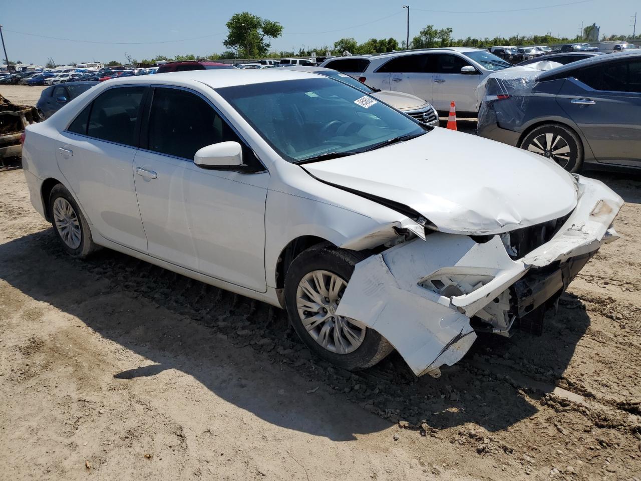 2014 TOYOTA CAMRY L - Фото 4