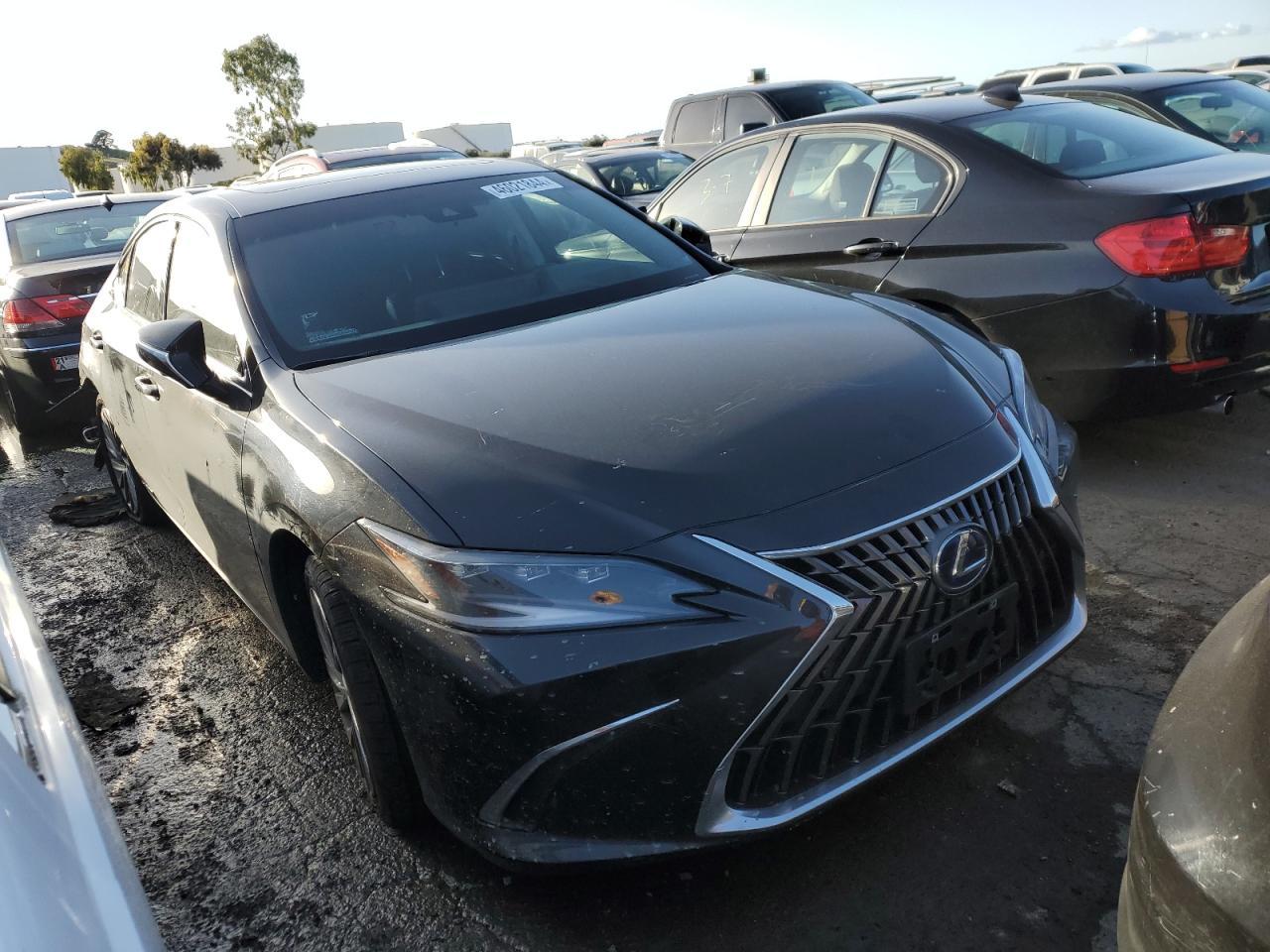 2022 LEXUS ES 300H BA - Image 4
