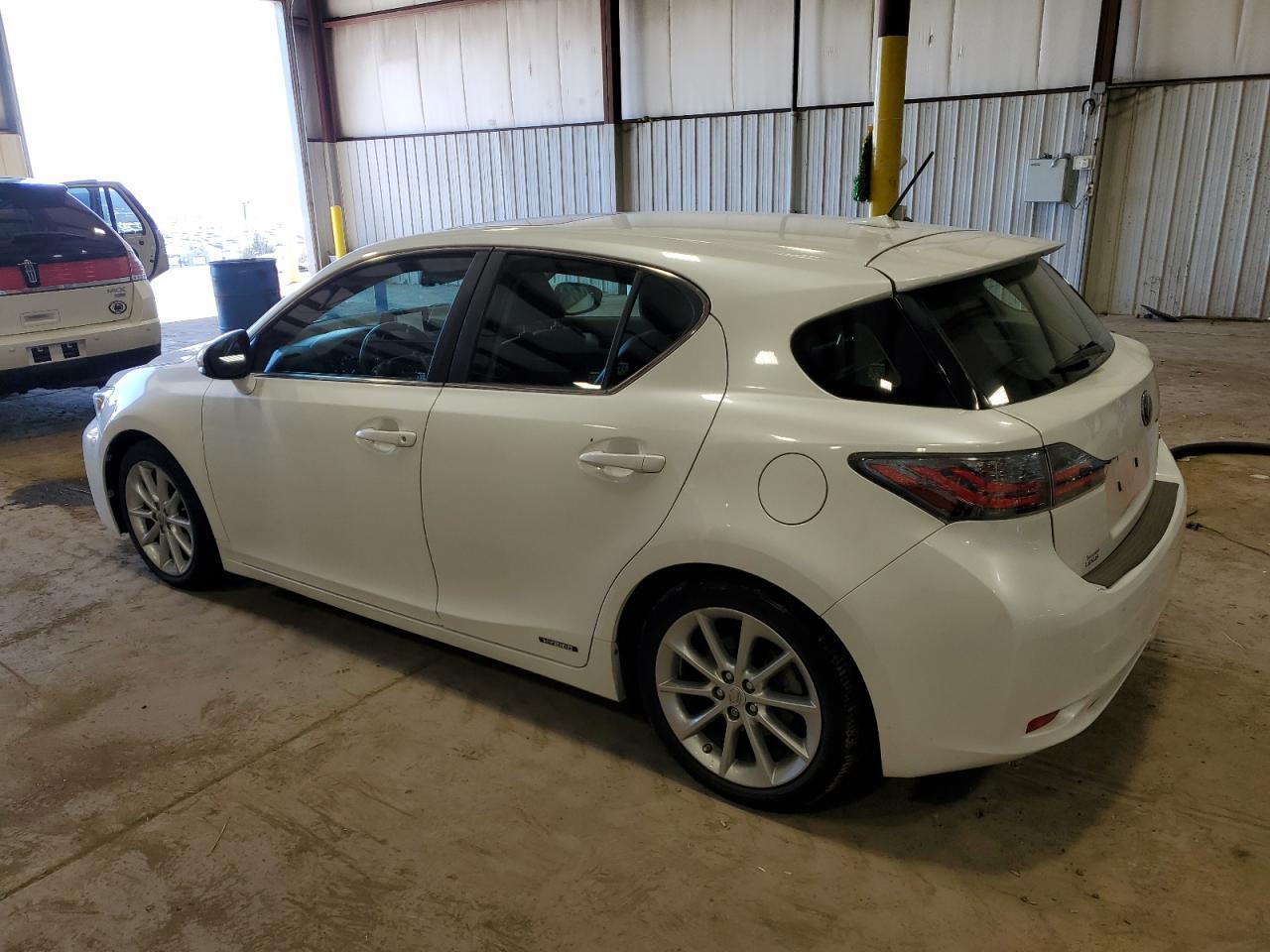 2013 LEXUS CT 200 - Фото 2