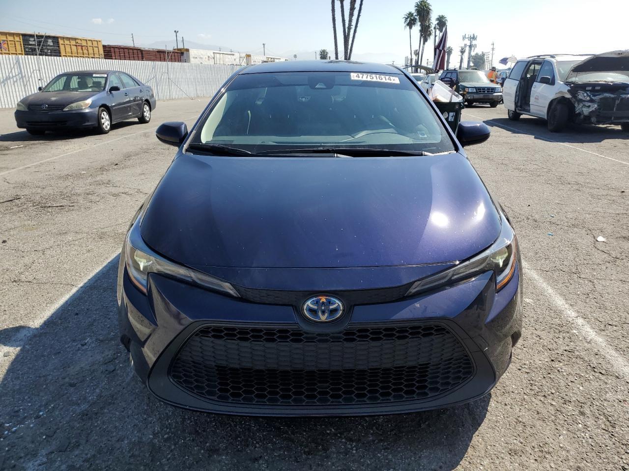 2022 TOYOTA COROLLA LE - Фото 5