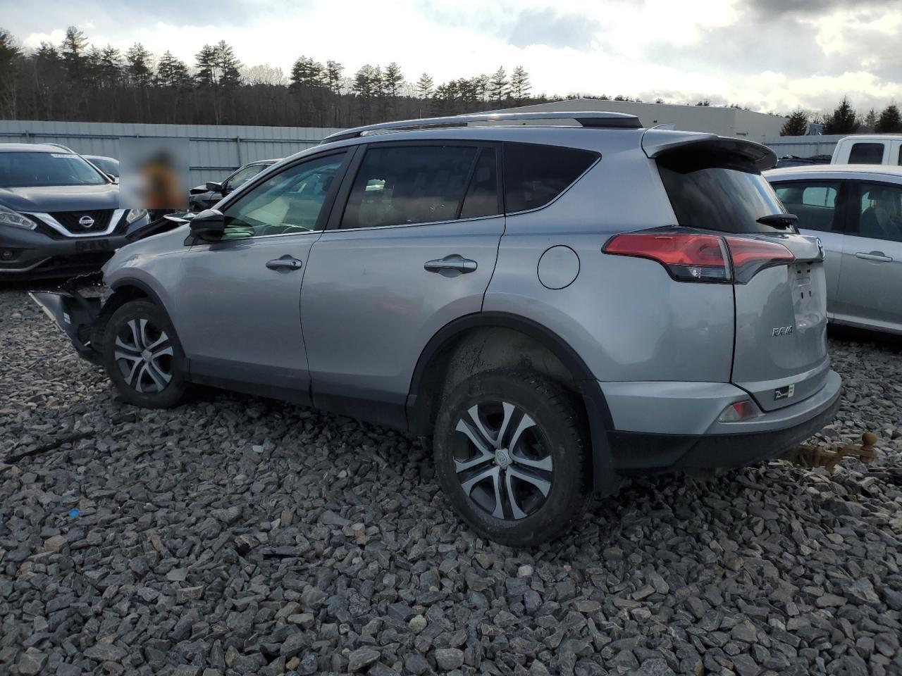 2017 TOYOTA RAV4 LE - Фото 2
