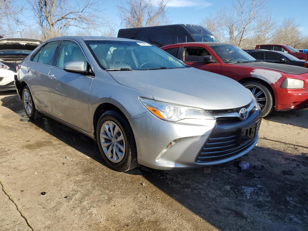 2015 TOYOTA CAMRY LE - Фото 4