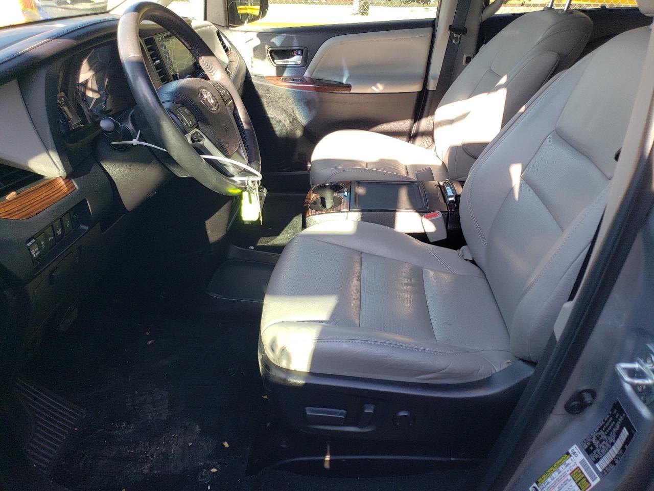 2015 TOYOTA SIENNA XLE - Фото 7