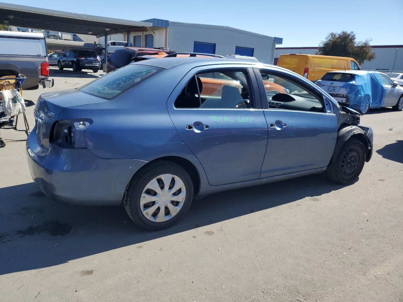 2012 TOYOTA YARIS - Фото 3
