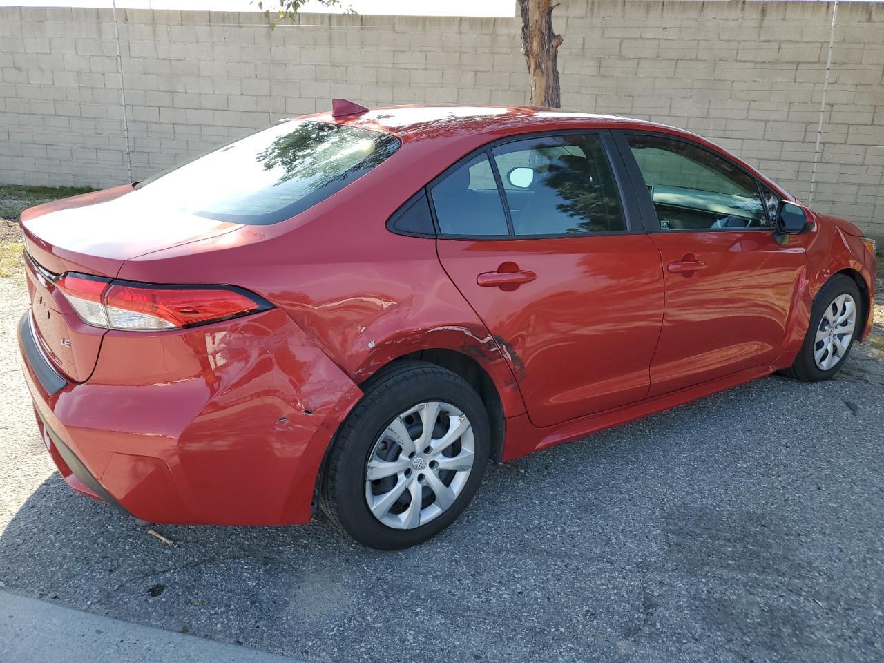 2020 TOYOTA COROLLA LE - Фото 3