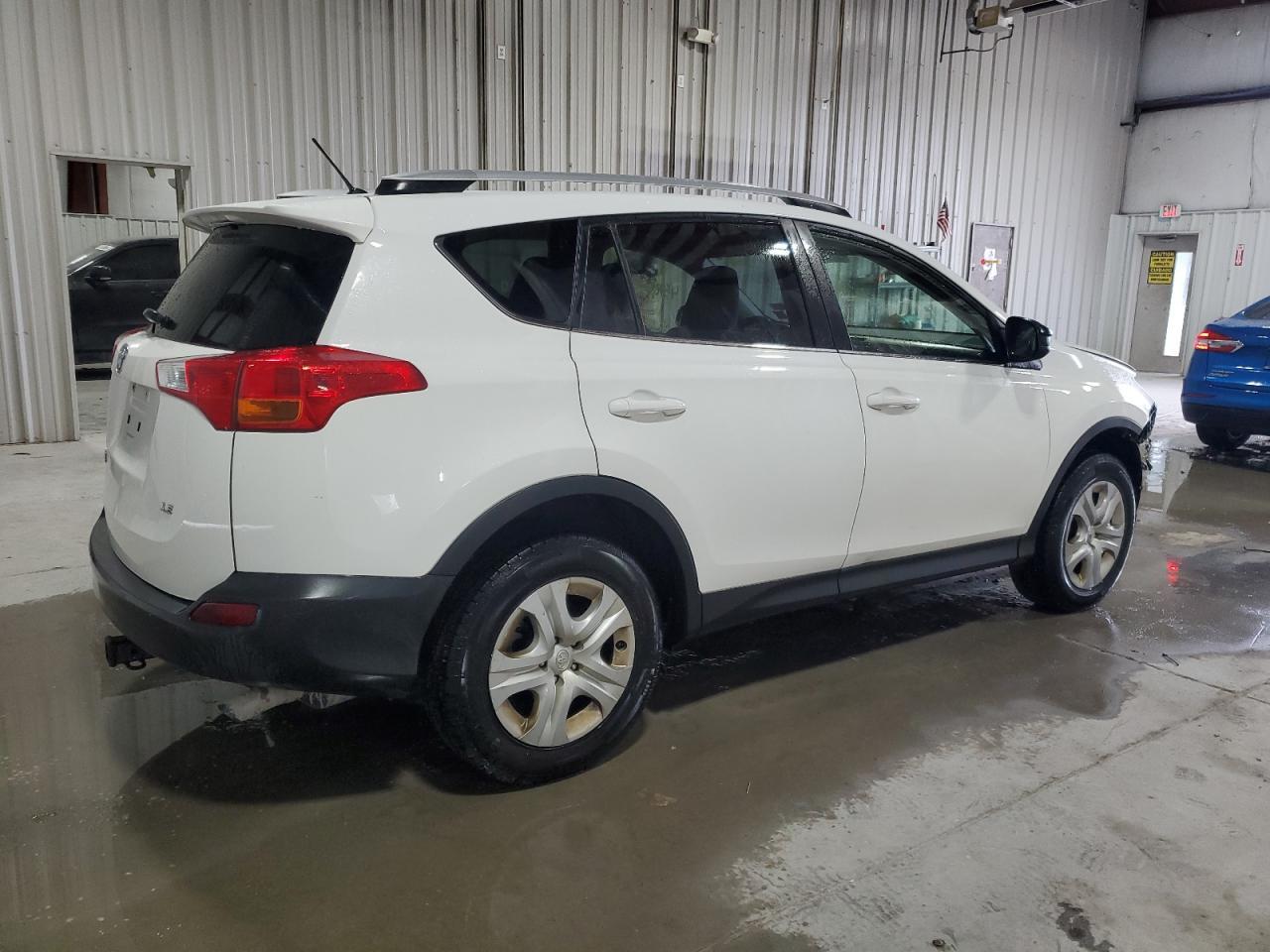 2015 TOYOTA RAV4 LE - Image 3