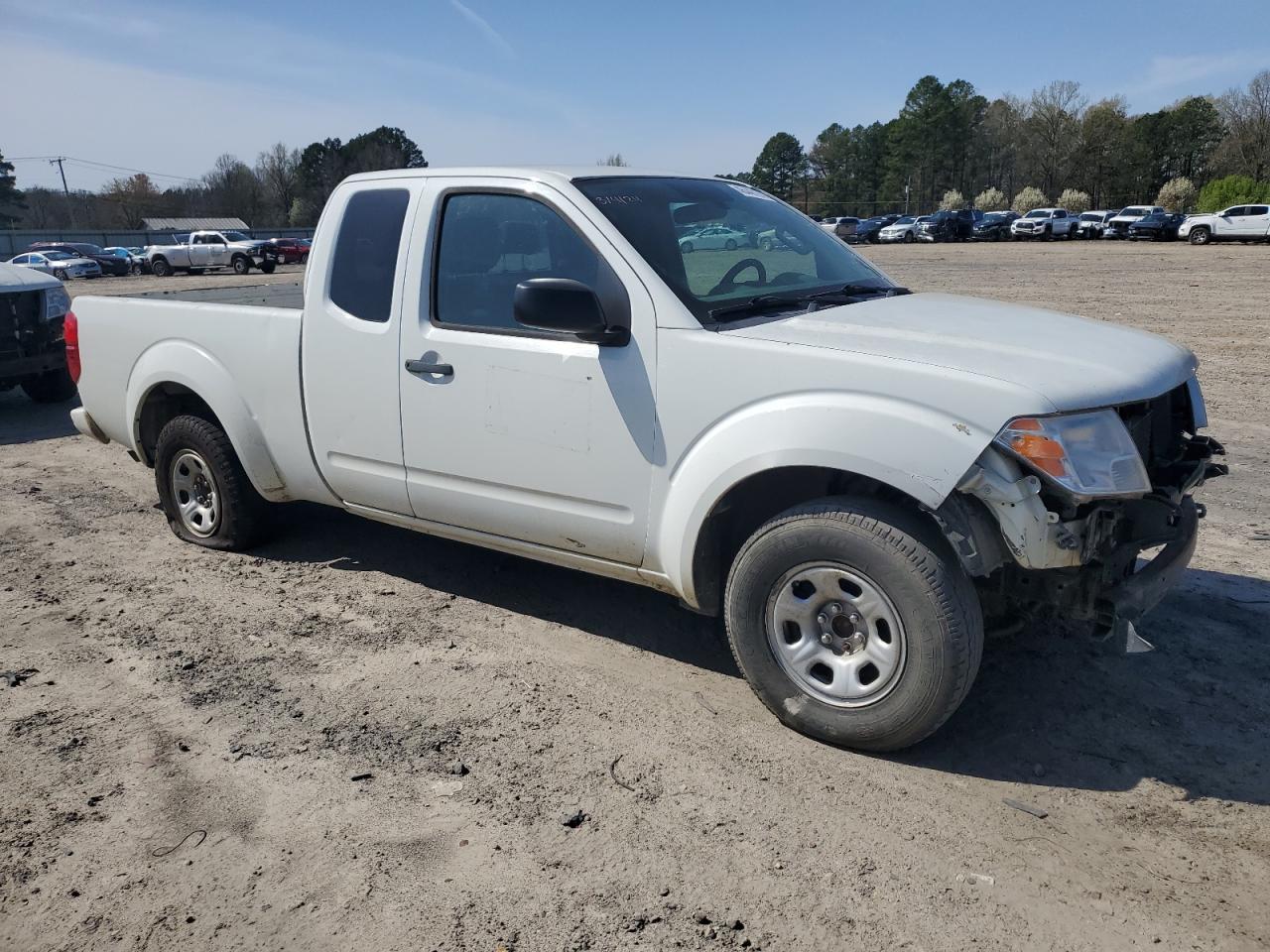 2017 NISSAN FRONTIER S - Фото 4