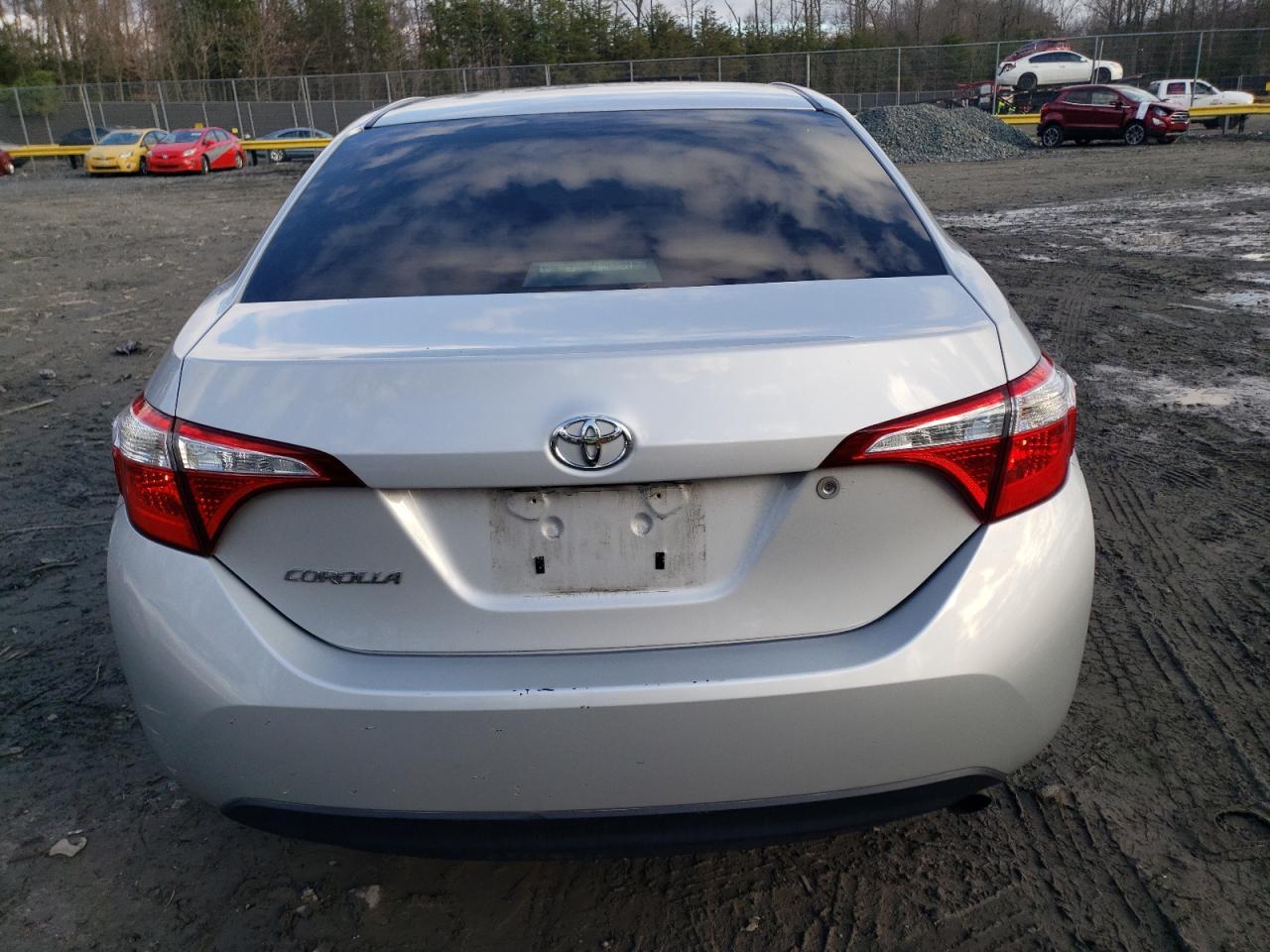 2015 TOYOTA COROLLA L - Image 6