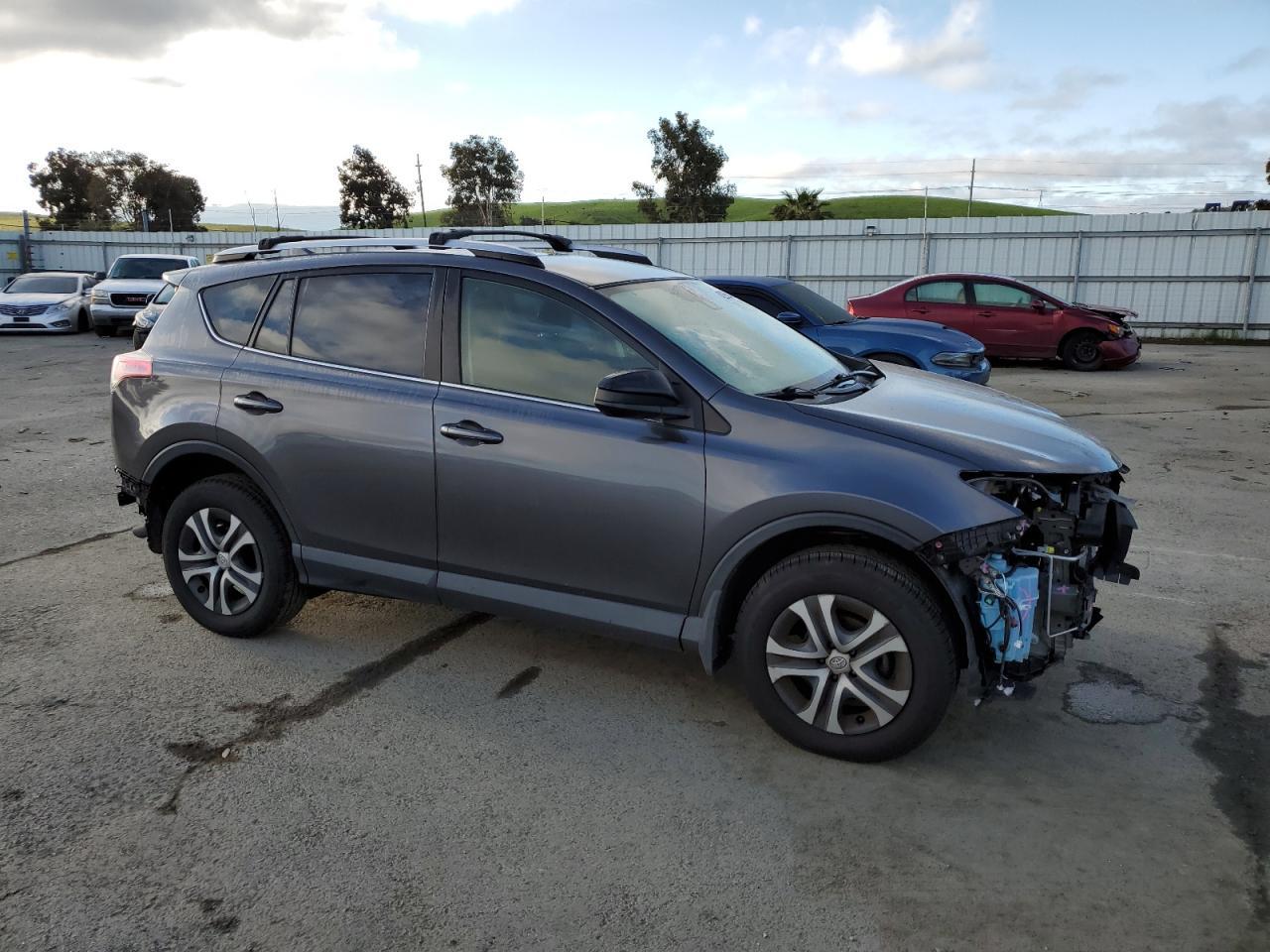 2018 TOYOTA RAV4 LE - Image 4