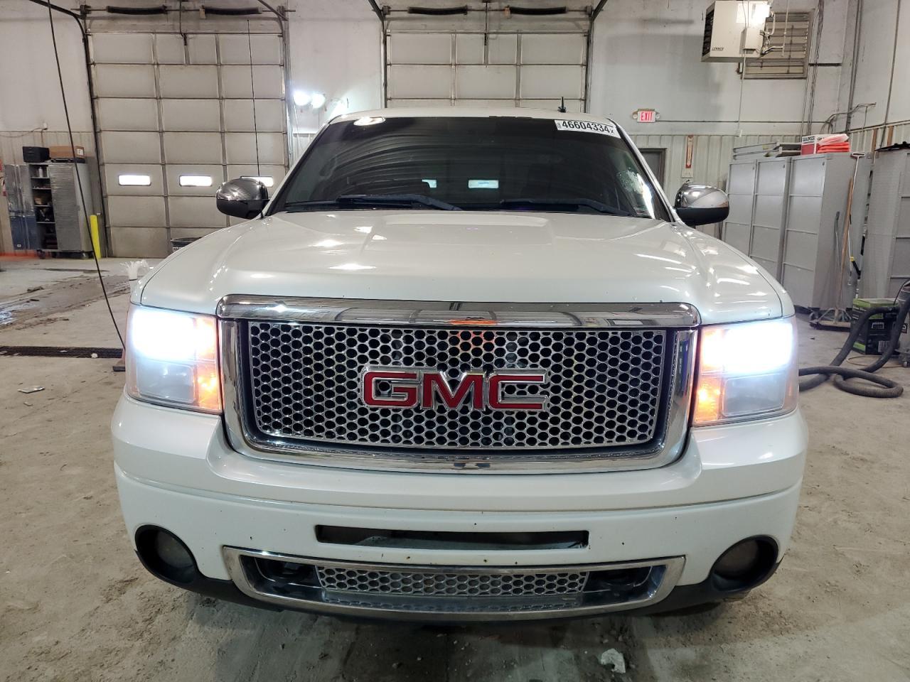 2011 GMC SIERRA K15 - Image 5