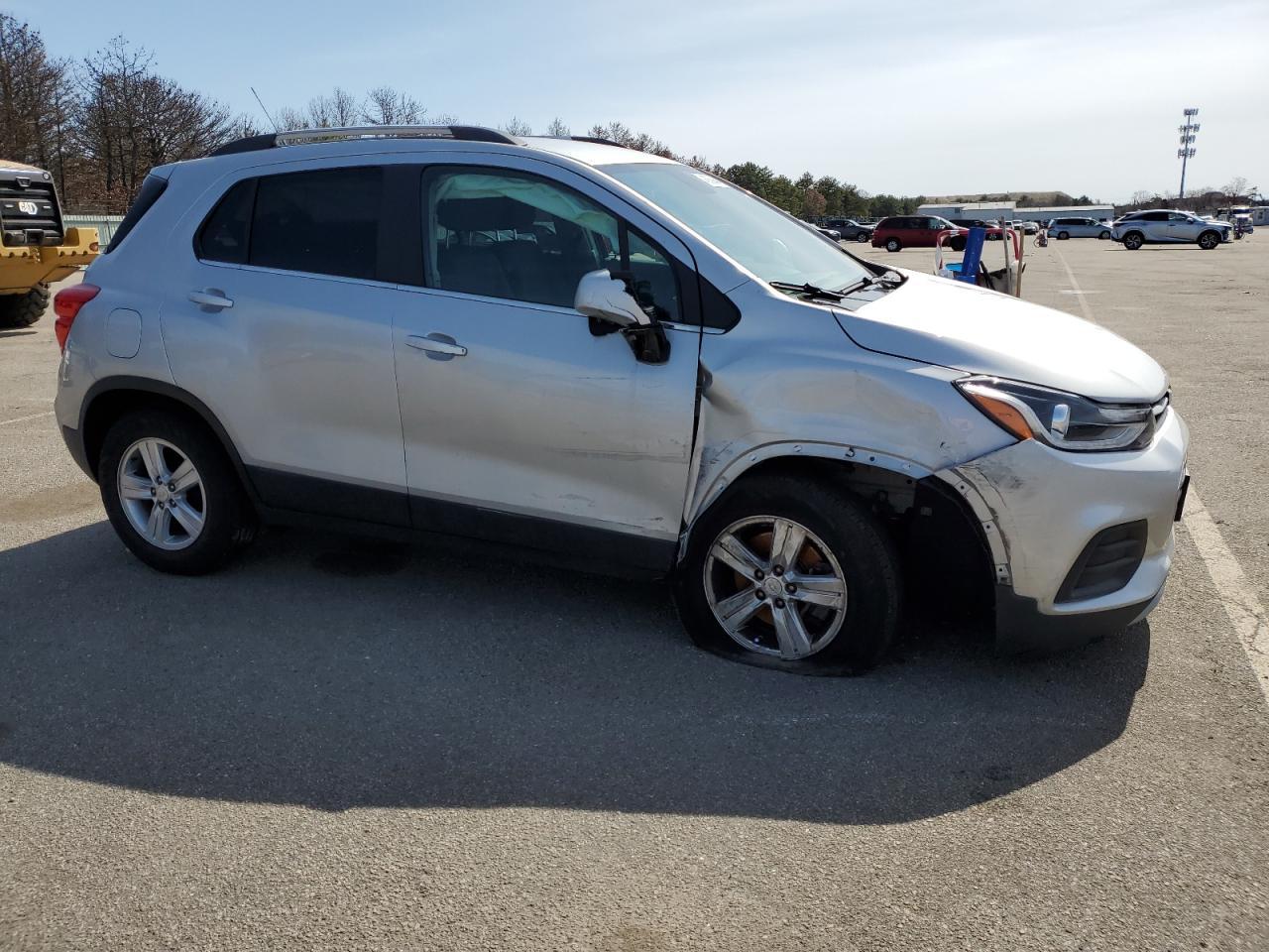 2019 CHEVROLET TRAX 1LT - Фото 4