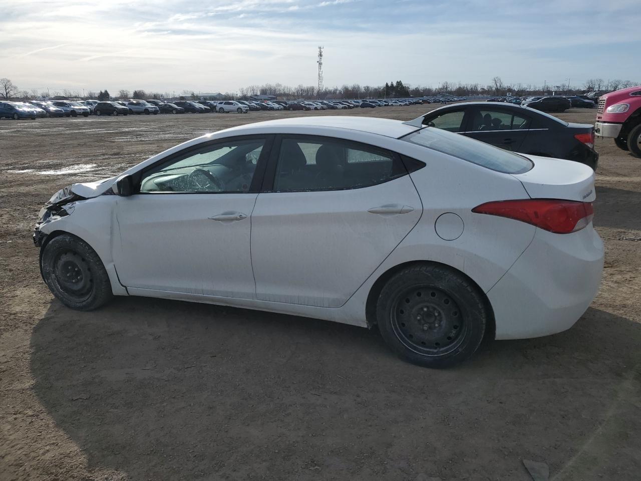 2013 HYUNDAI ELANTRA GL - Image 2