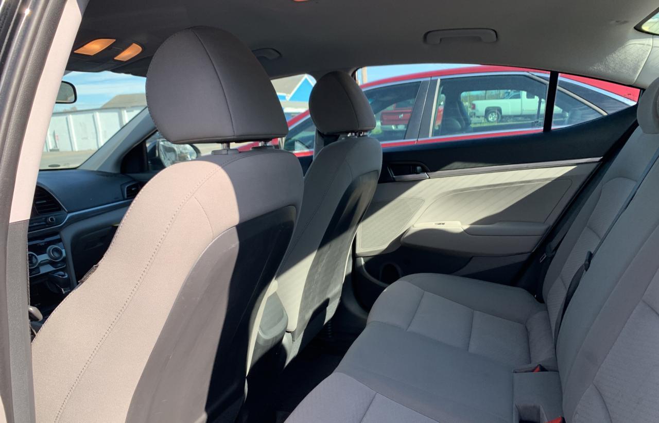 2019 HYUNDAI ELANTRA SE - Image 6