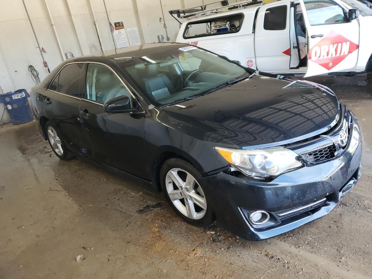 2014 TOYOTA CAMRY L - Image 4