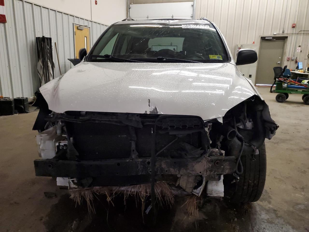 2011 TOYOTA RAV4 - Image 5