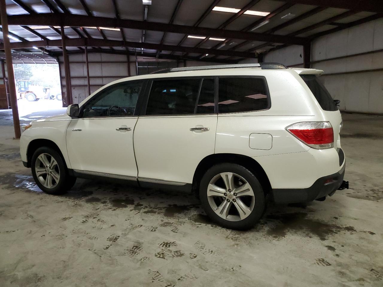 2012 TOYOTA HIGHLANDER - Image 2
