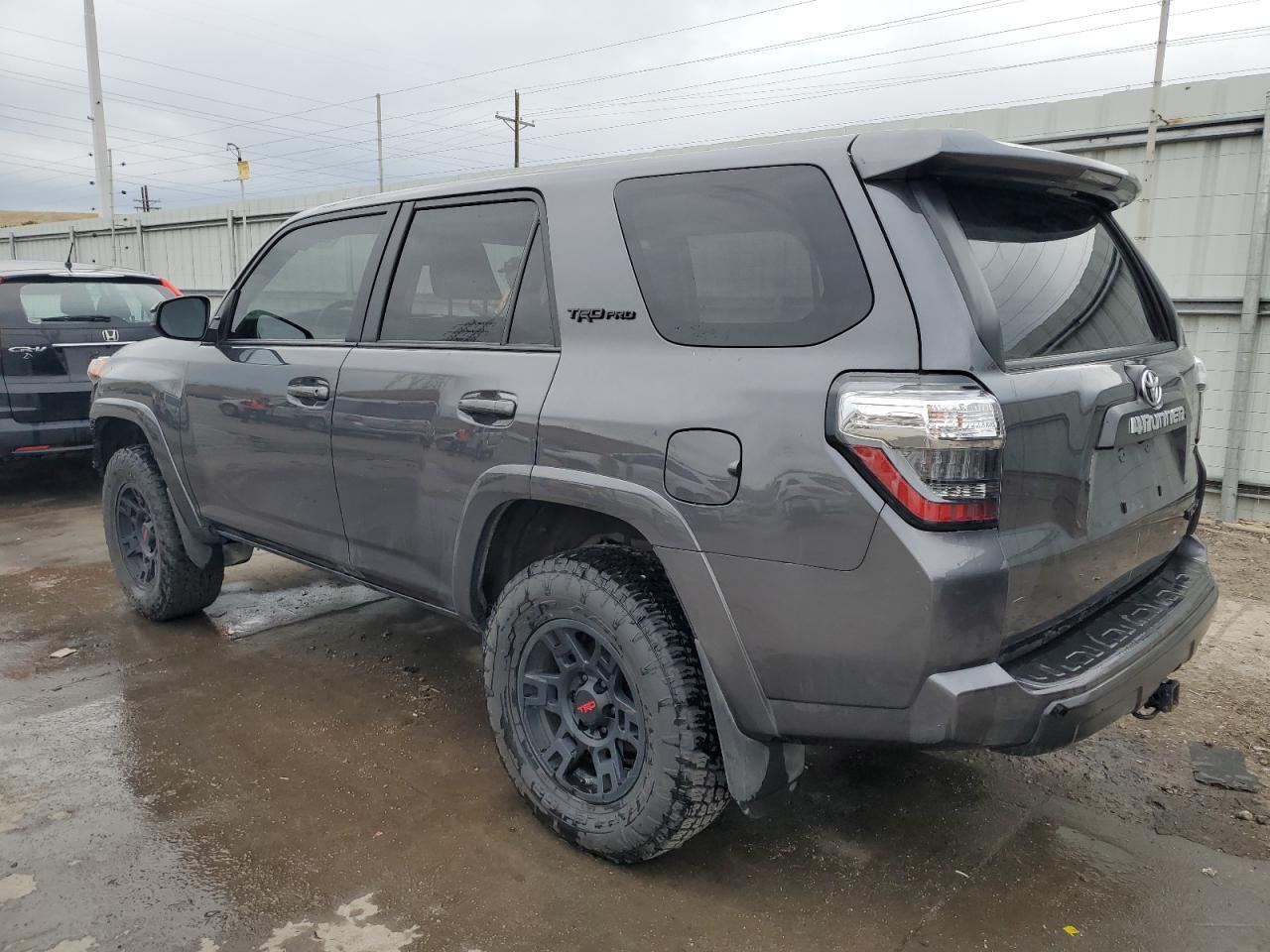 2020 TOYOTA 4RUNNER SR - Фото 2