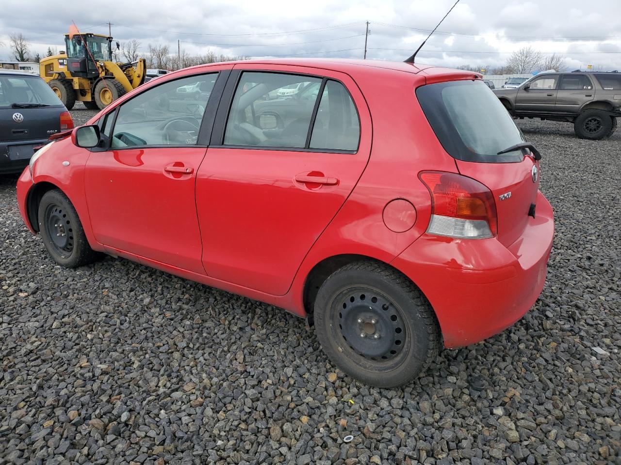 2011 TOYOTA YARIS - Фото 2