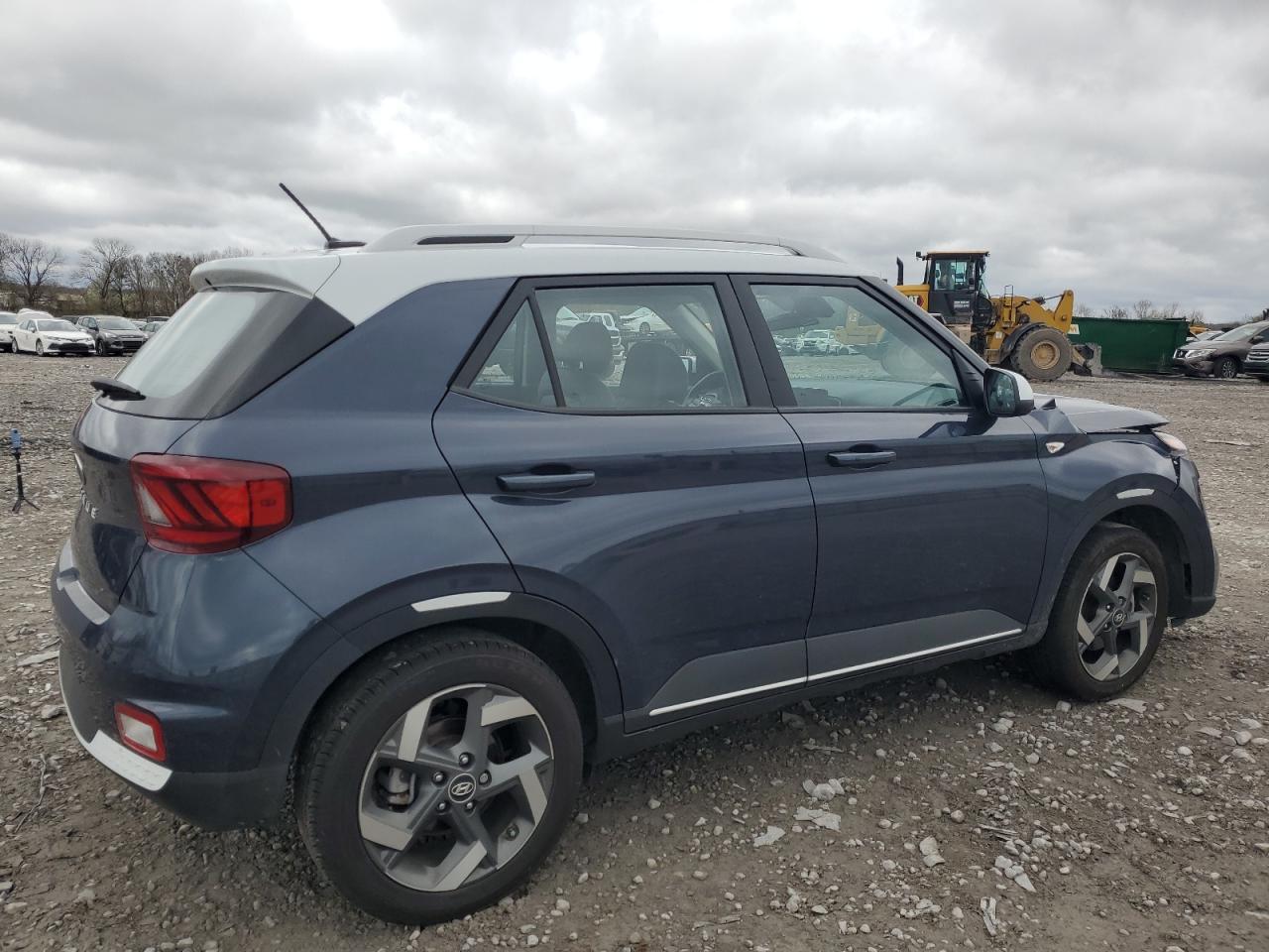 2023 HYUNDAI VENUE SEL - Фото 3