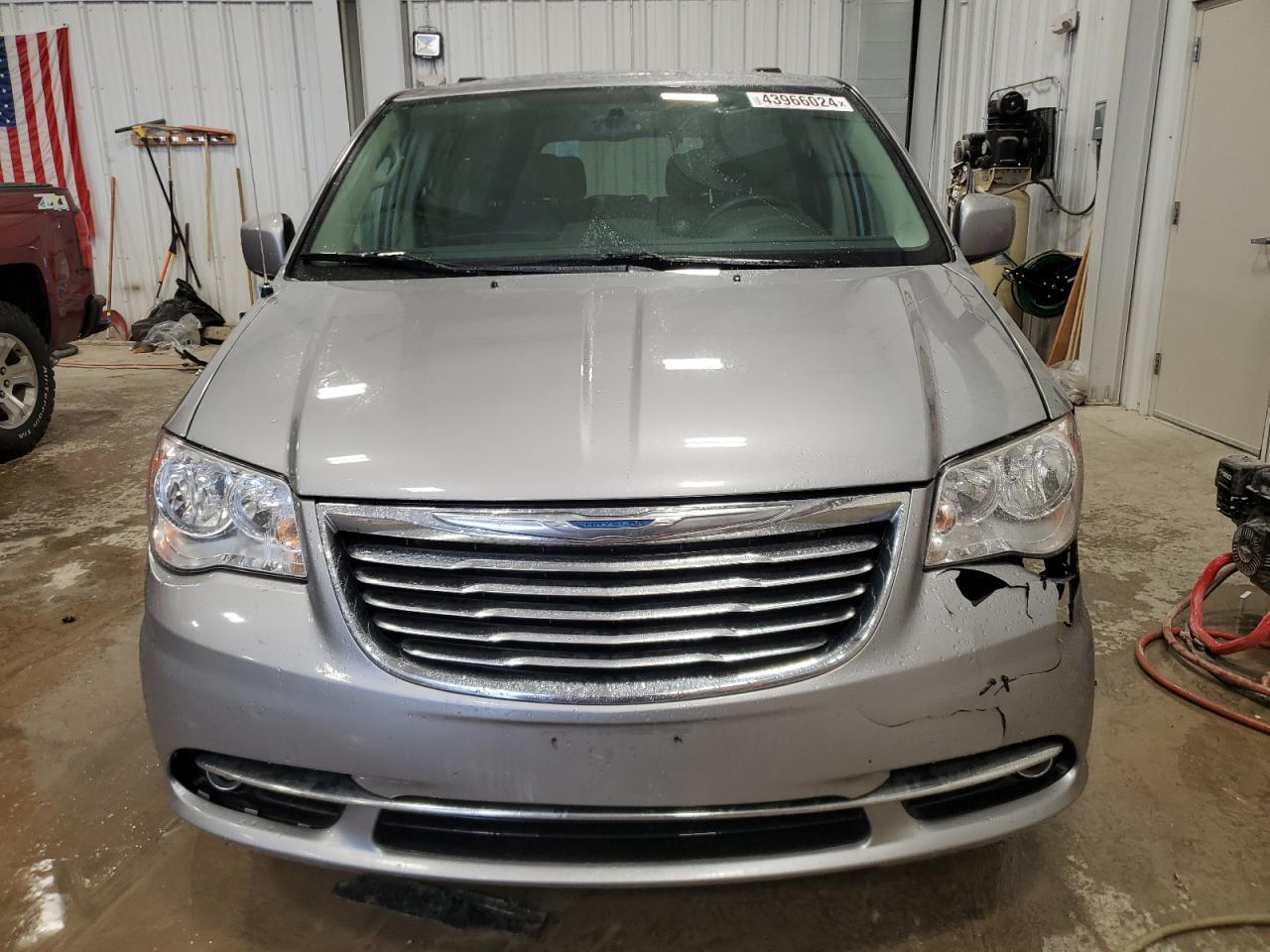 2014 CHRYSLER TOWN & COU - Фото 5