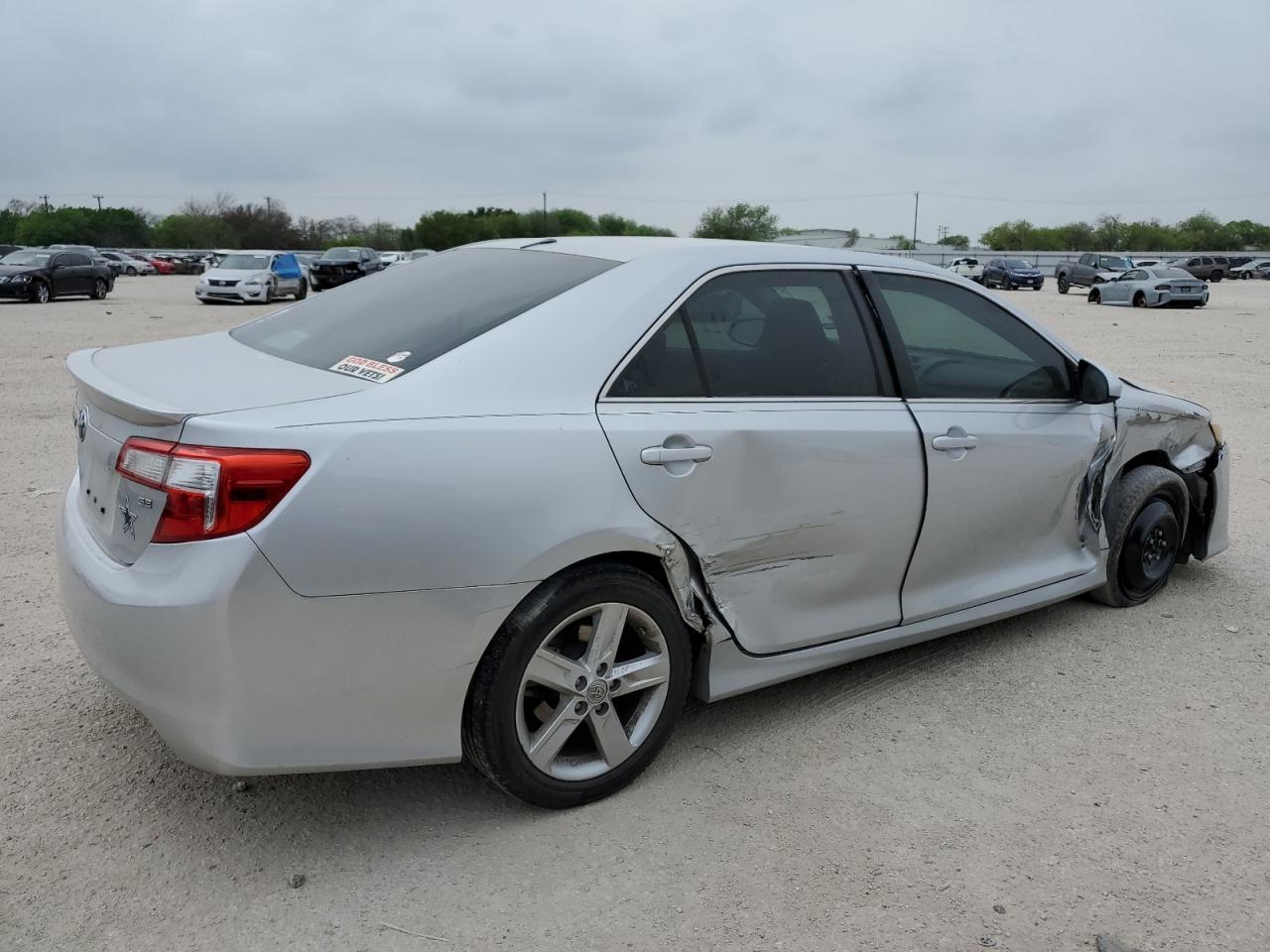 2014 TOYOTA CAMRY L - Image 3