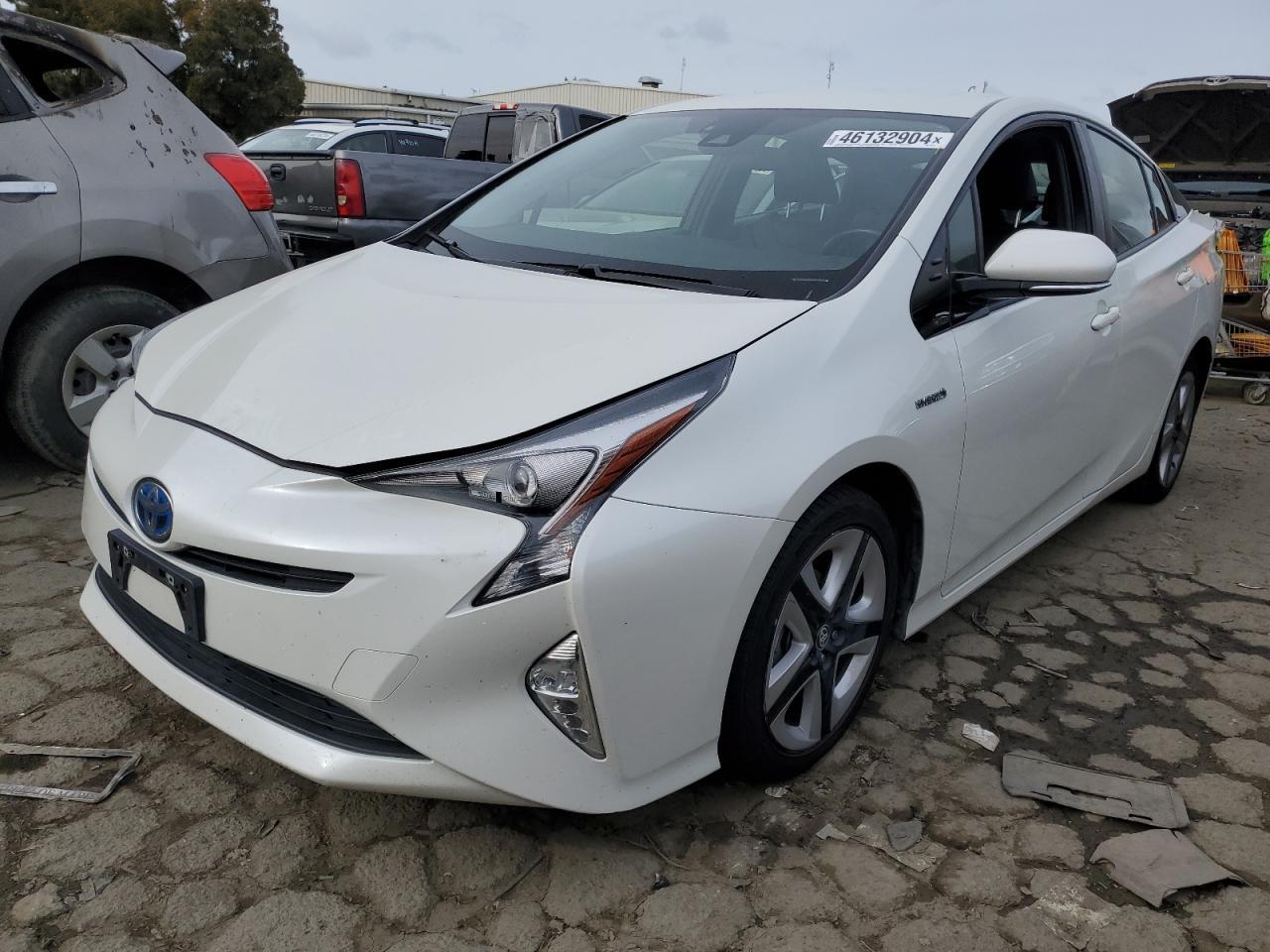 2016 TOYOTA PRIUS