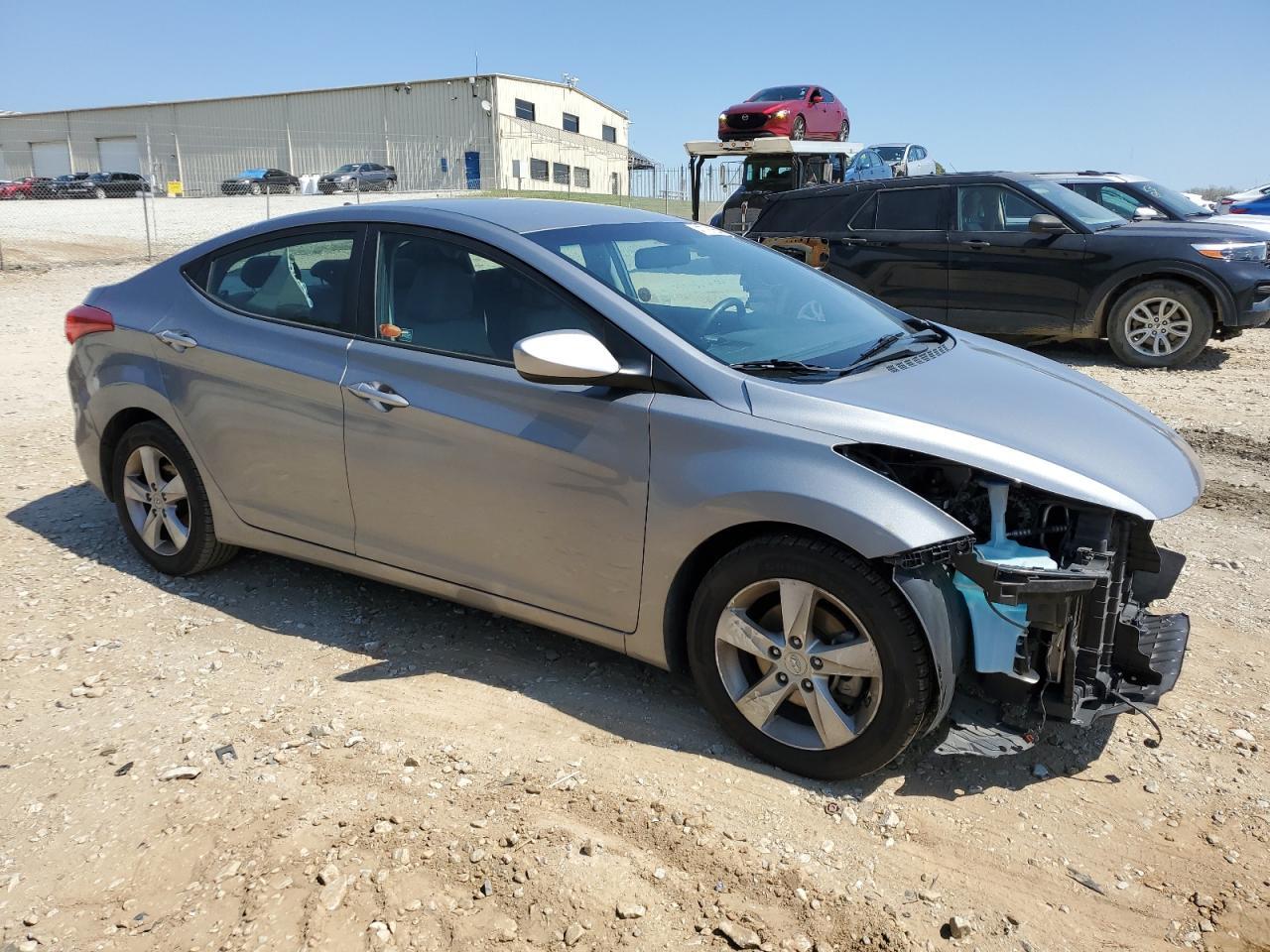 2013 HYUNDAI ELANTRA GL - Image 4