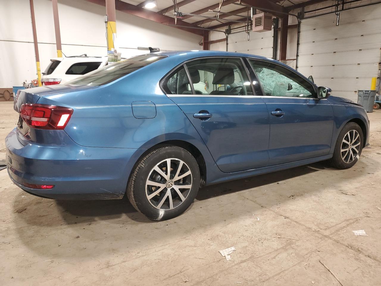 2017 VOLKSWAGEN JETTA SE - Image 3