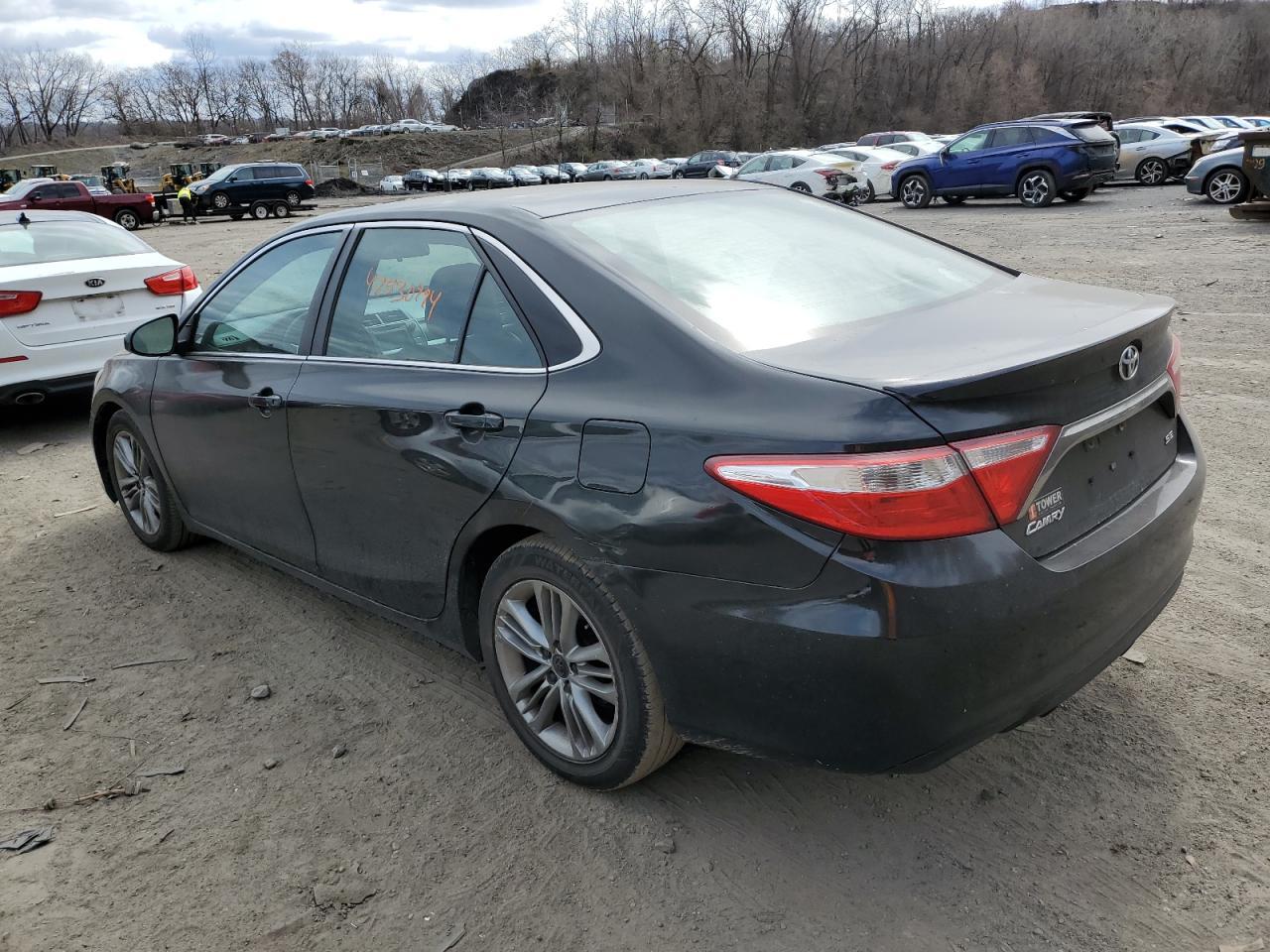 2015 TOYOTA CAMRY LE - Фото 2