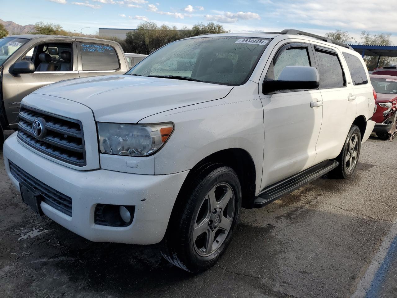2012 TOYOTA SEQUOIA SR