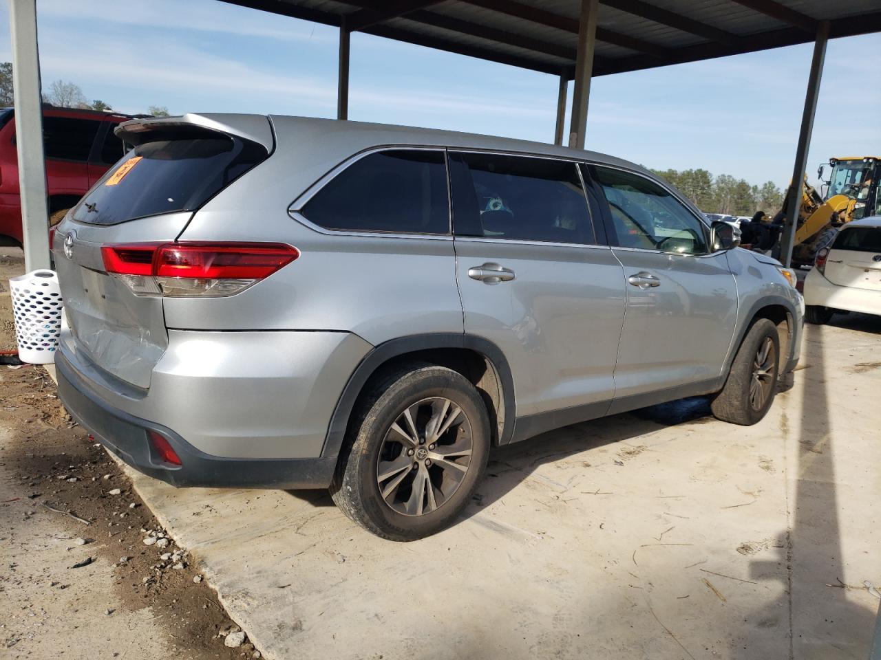 2019 TOYOTA HIGHLANDER - Image 3