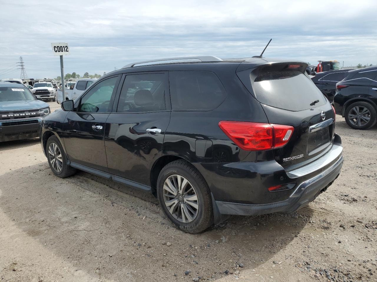 2017 NISSAN PATHFINDER - Image 2