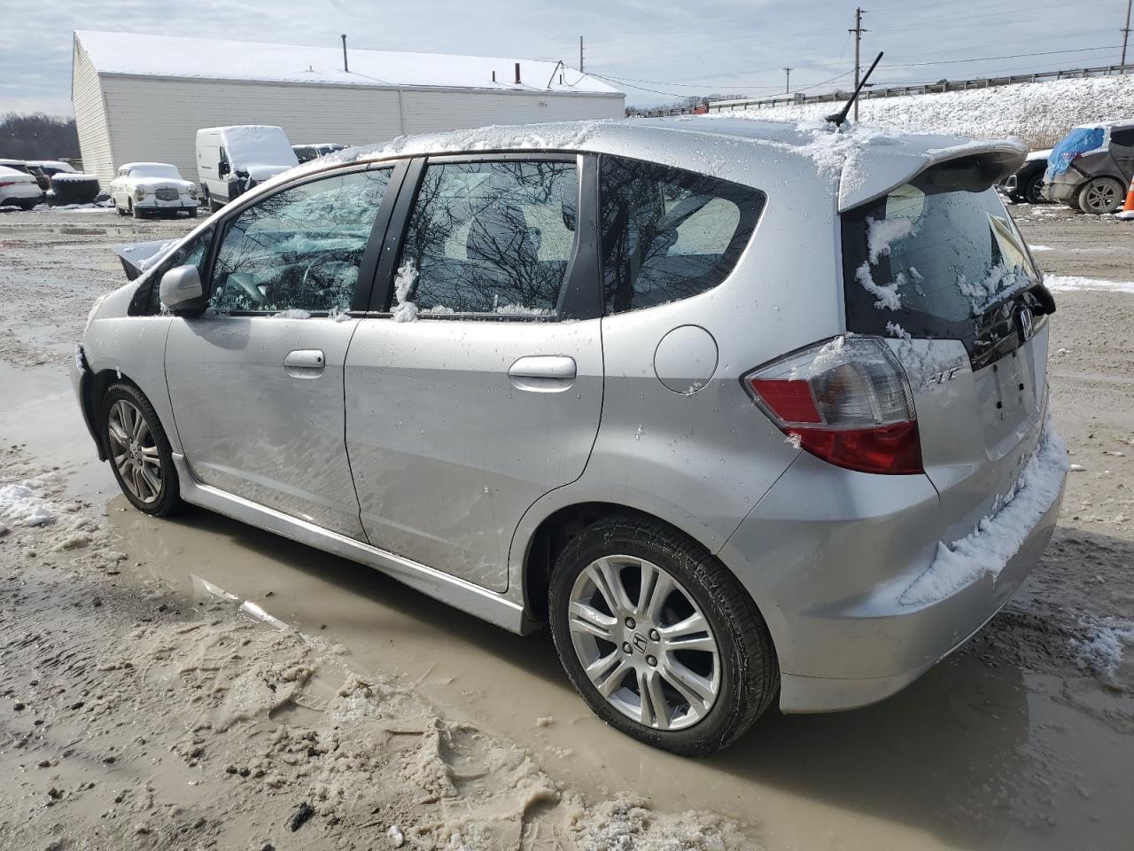 2011 HONDA FIT SPORT - Фото 2