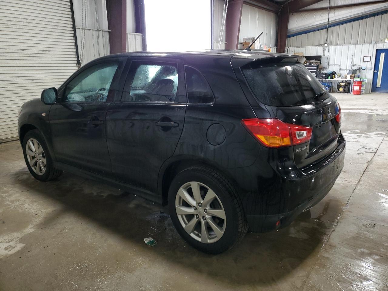 2015 MITSUBISHI OUTLANDER - Image 2
