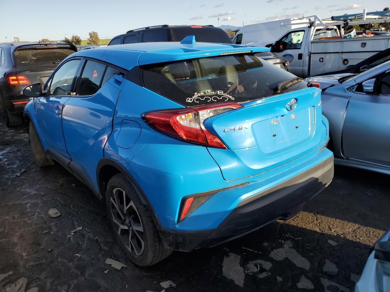 2019 TOYOTA C-HR XLE - Фото 2