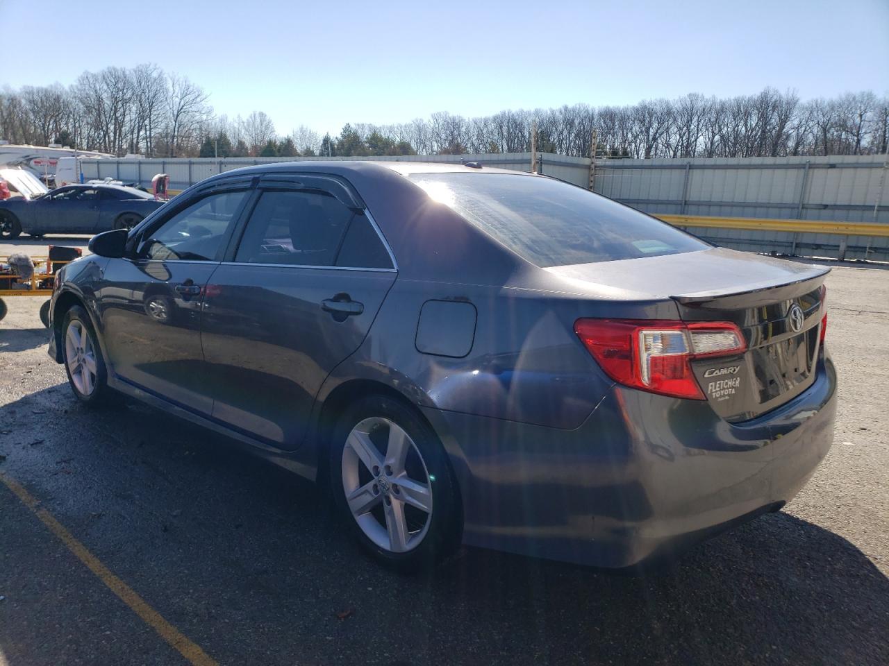2014 TOYOTA CAMRY L - Image 2