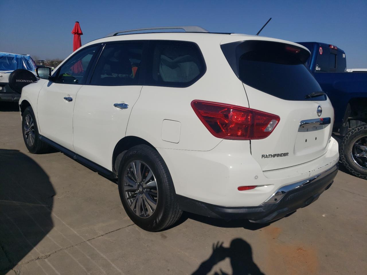 2017 NISSAN PATHFINDER - Image 2