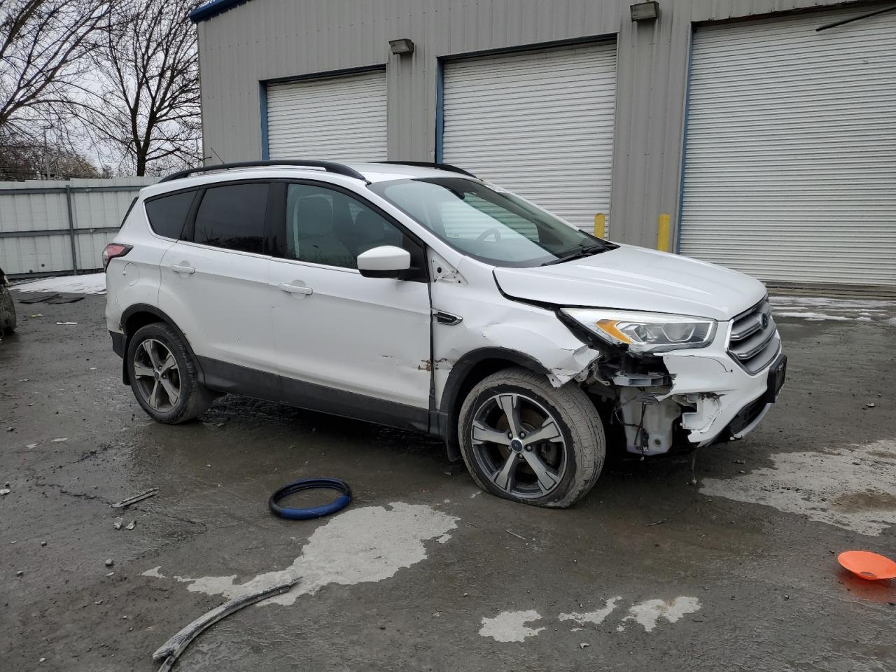 2017 FORD ESCAPE SE - Фото 4