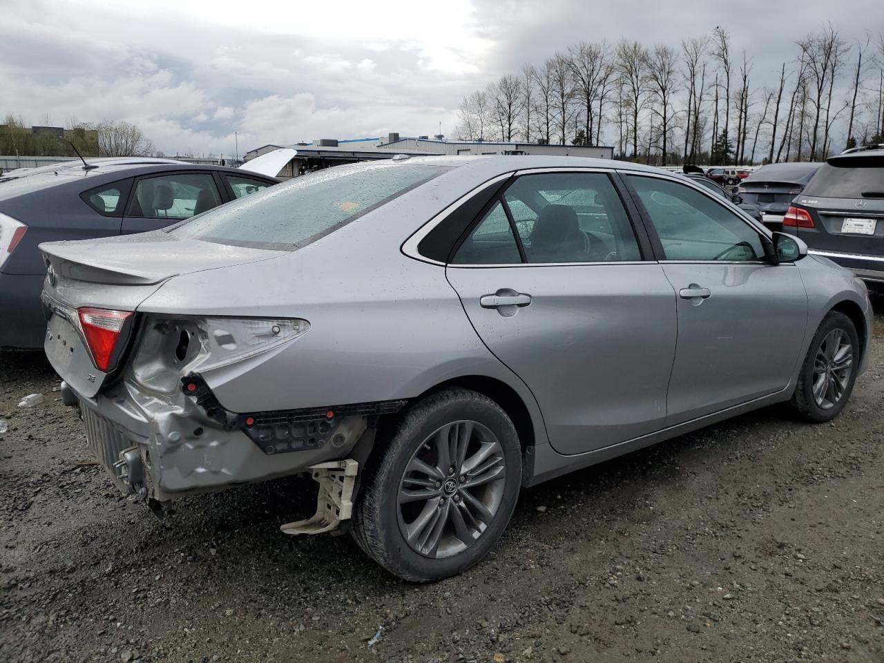 2017 TOYOTA CAMRY LE - Фото 3