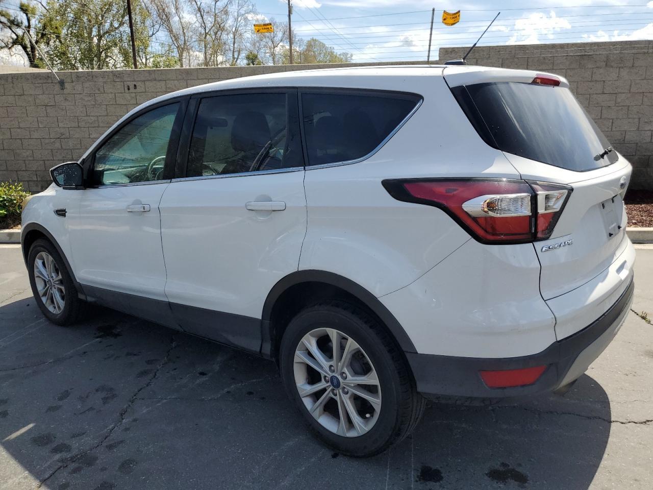 2017 FORD ESCAPE SE - Фото 2