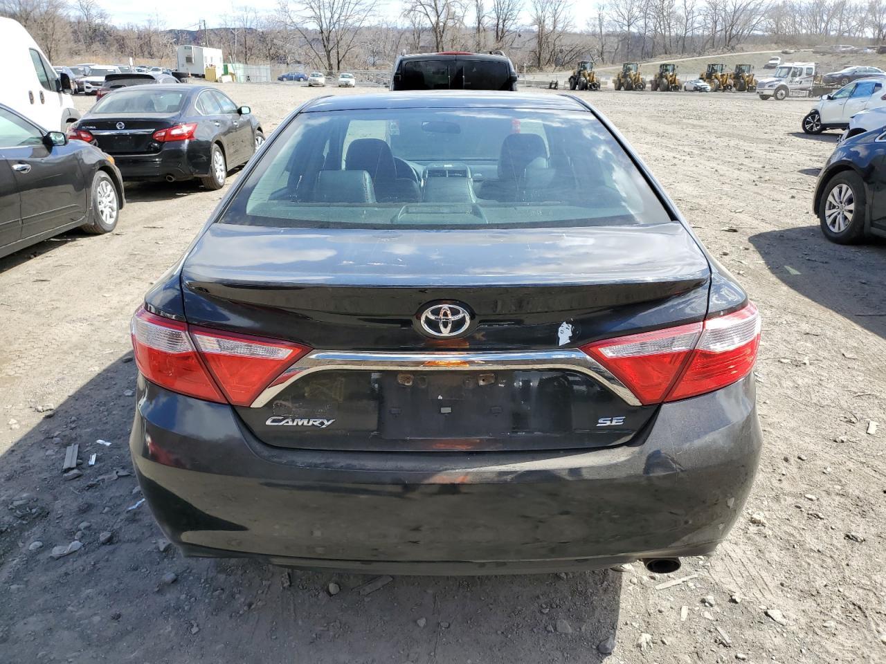 2017 TOYOTA CAMRY LE - Image 6