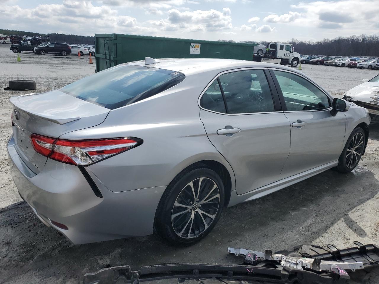 2020 TOYOTA CAMRY SE - Image 3