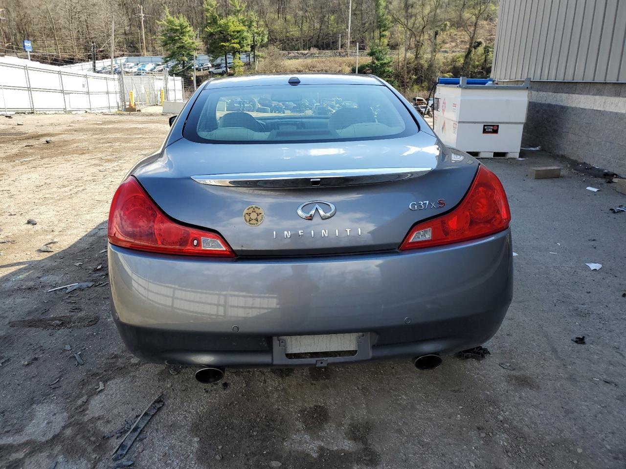 2012 INFINITI G37 - Image 6