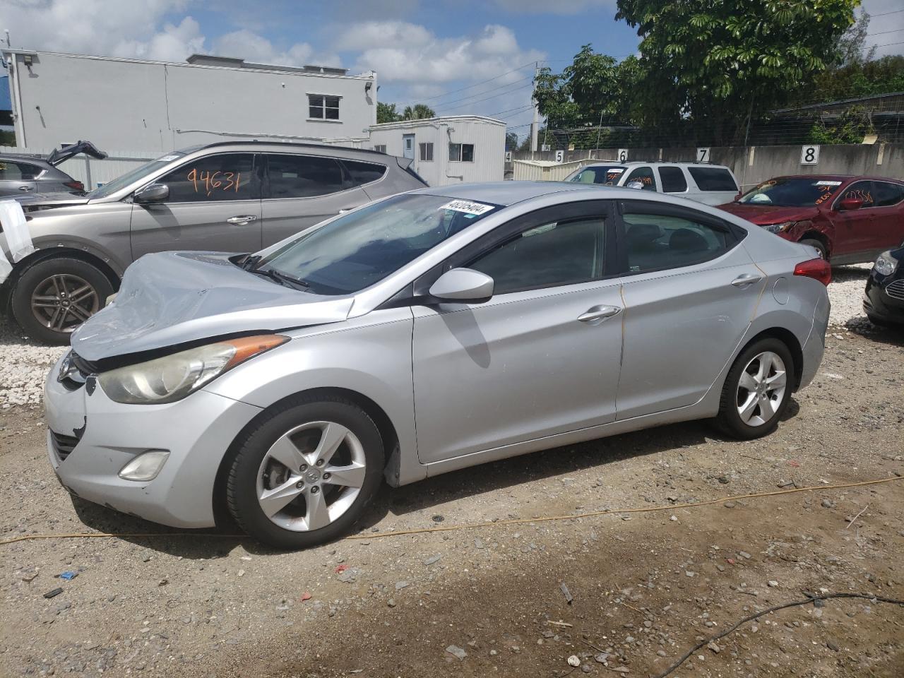 2013 HYUNDAI ELANTRA GL