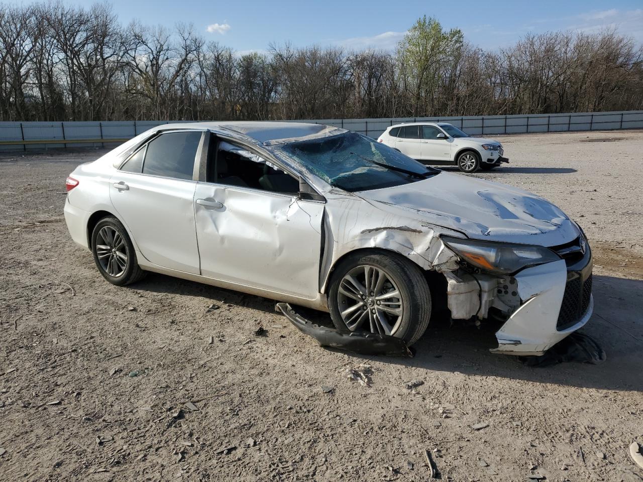 2016 TOYOTA CAMRY LE - Image 4