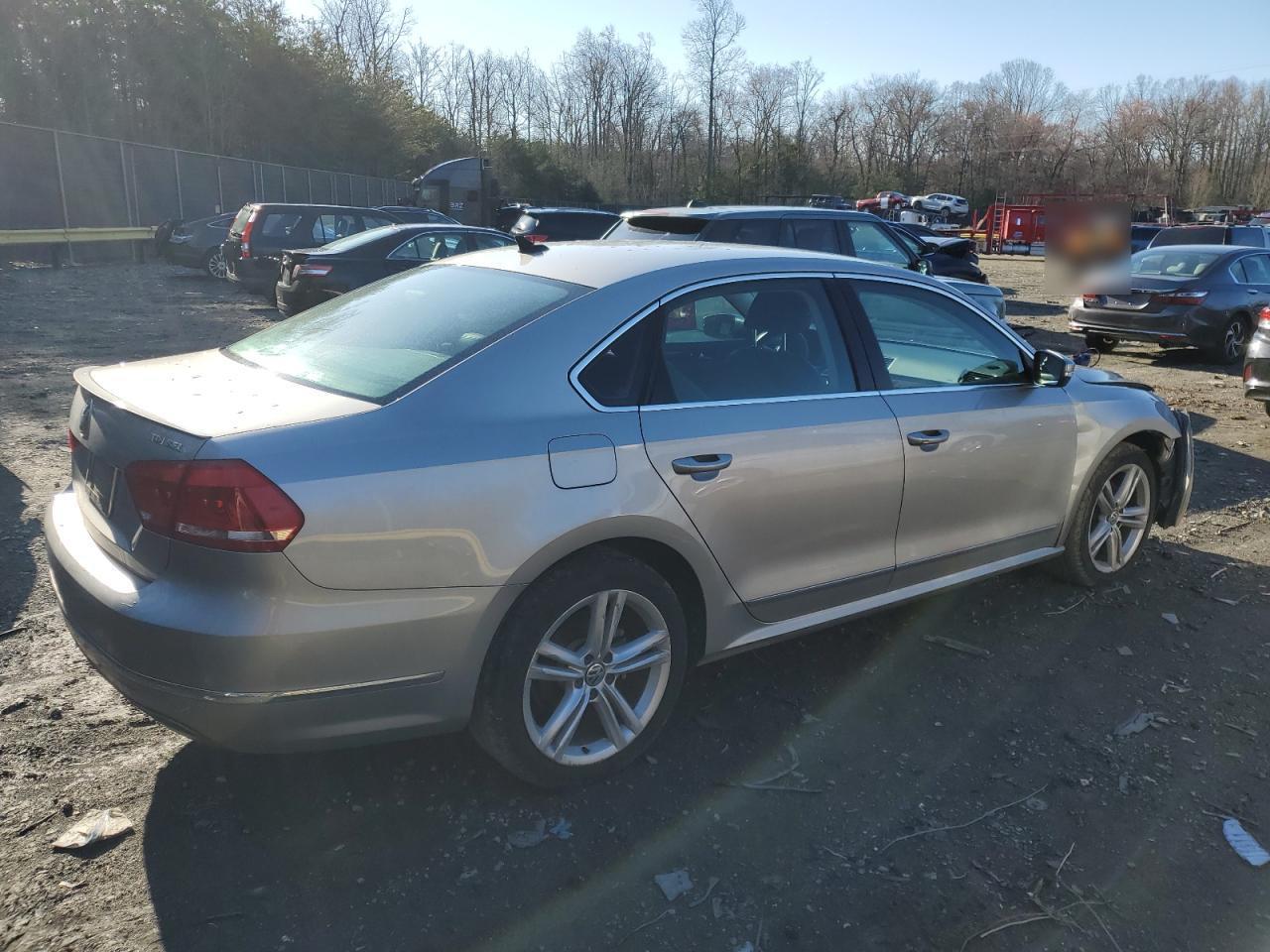 2013 VOLKSWAGEN PASSAT SEL - Фото 3