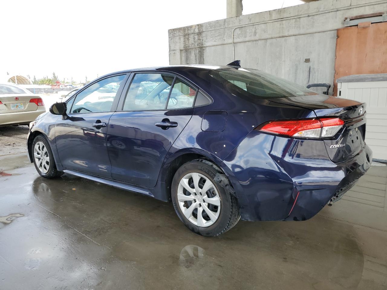 2020 TOYOTA COROLLA LE - Фото 2