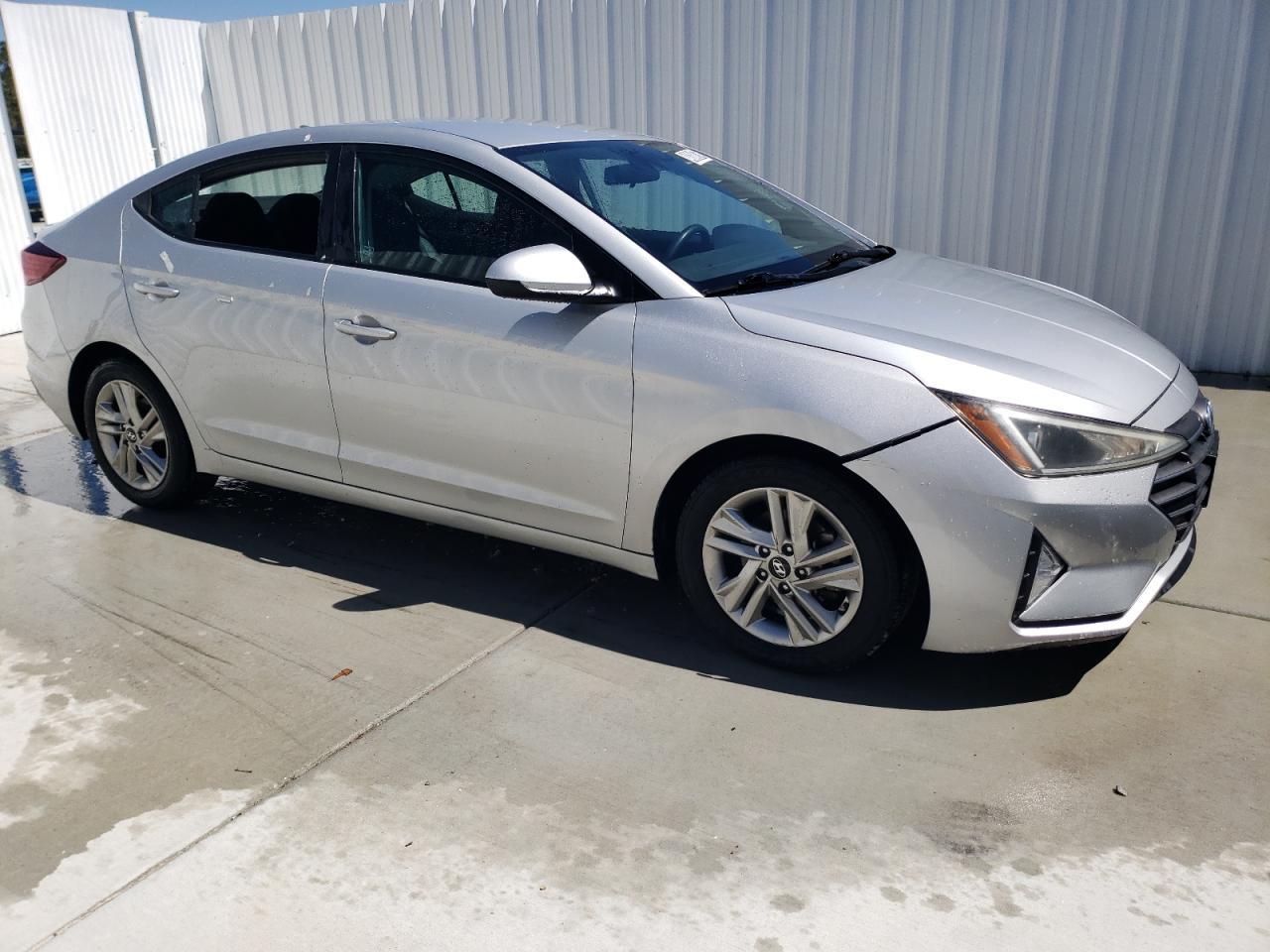 2019 HYUNDAI ELANTRA SE - Фото 4