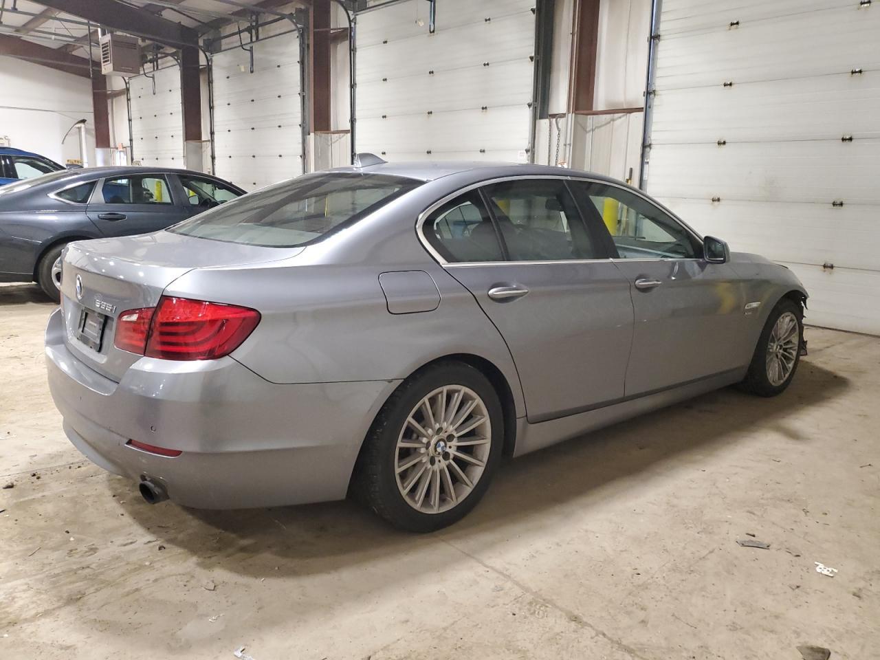 2011 BMW 535 XI - Фото 3
