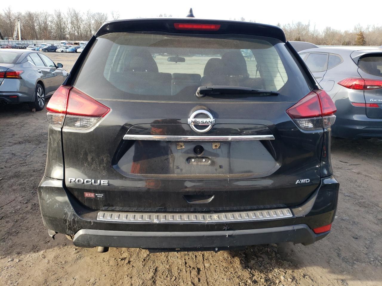 2017 NISSAN ROGUE SV - Image 6
